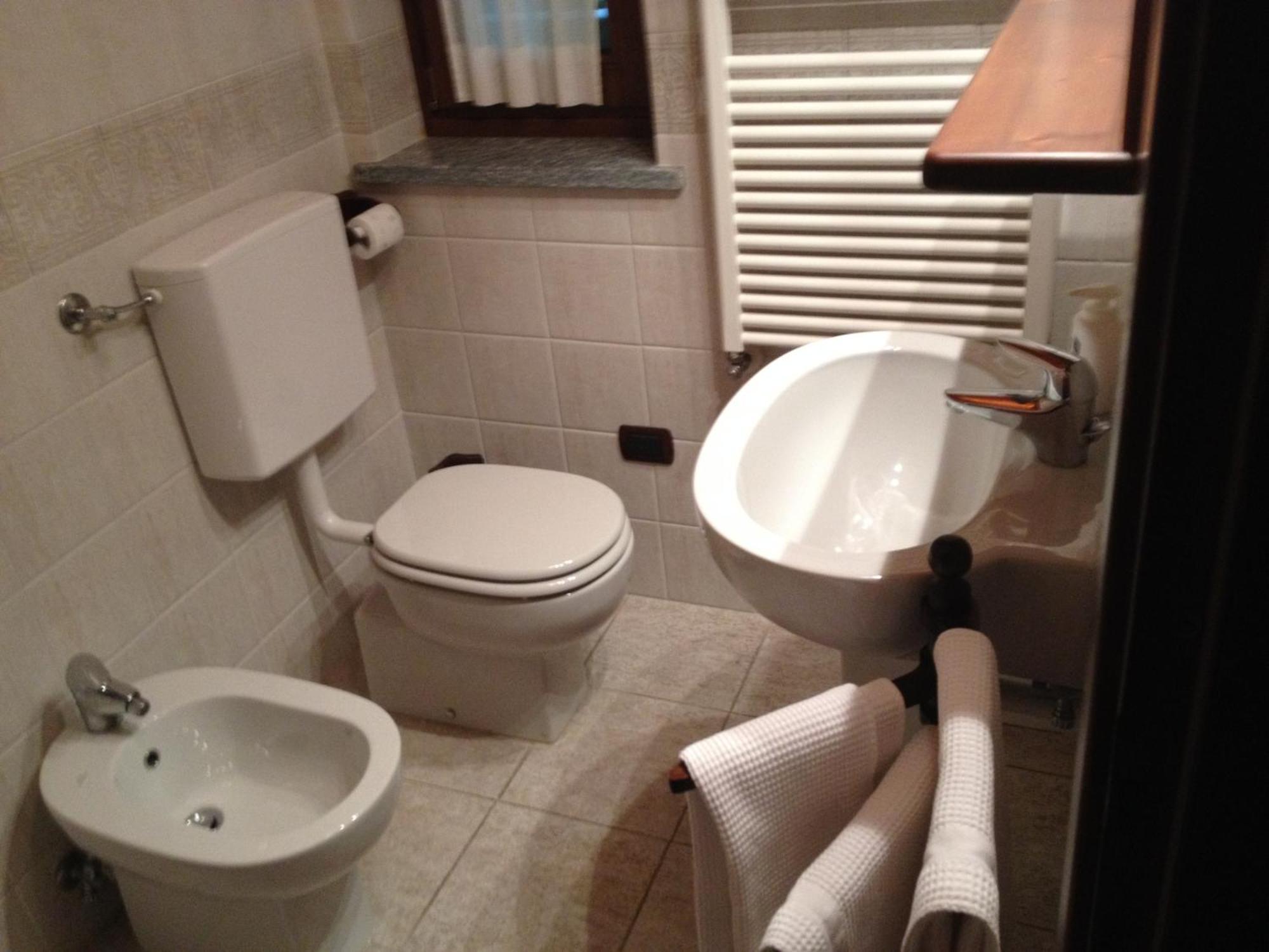 Masoun Dou Caro Hotel Pont-Saint-Martin Quarto foto